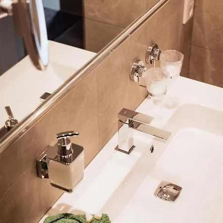 아파트 Alt Monjoie *