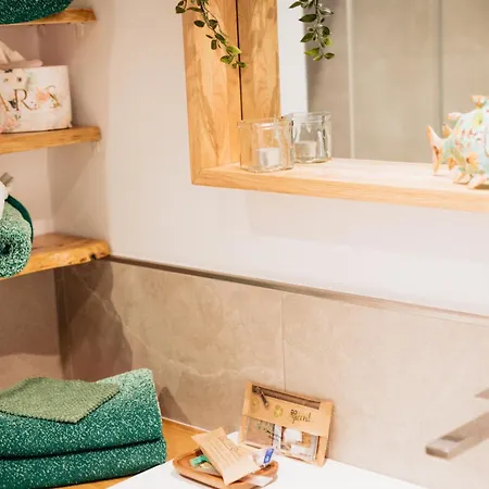 アパート Alt Monjoie *