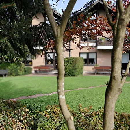 Alt Monjoie 아파트